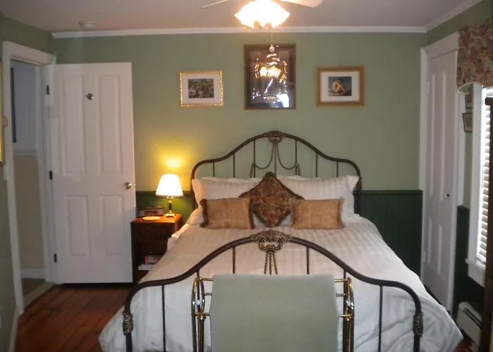 The Stirling House Waterfront Inn Greenport